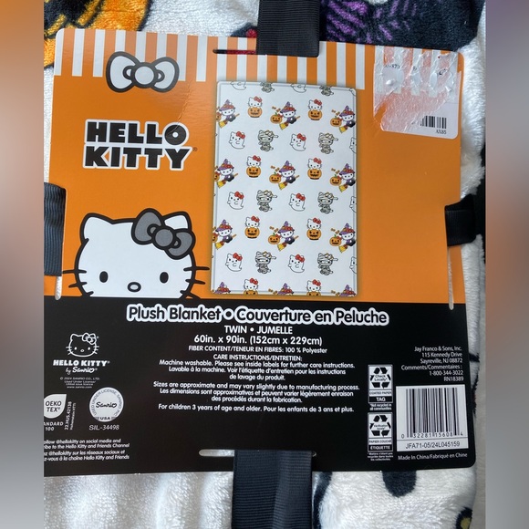 NWT Hello Kitty Plush Halloween Blanket - Picture 1 of 4